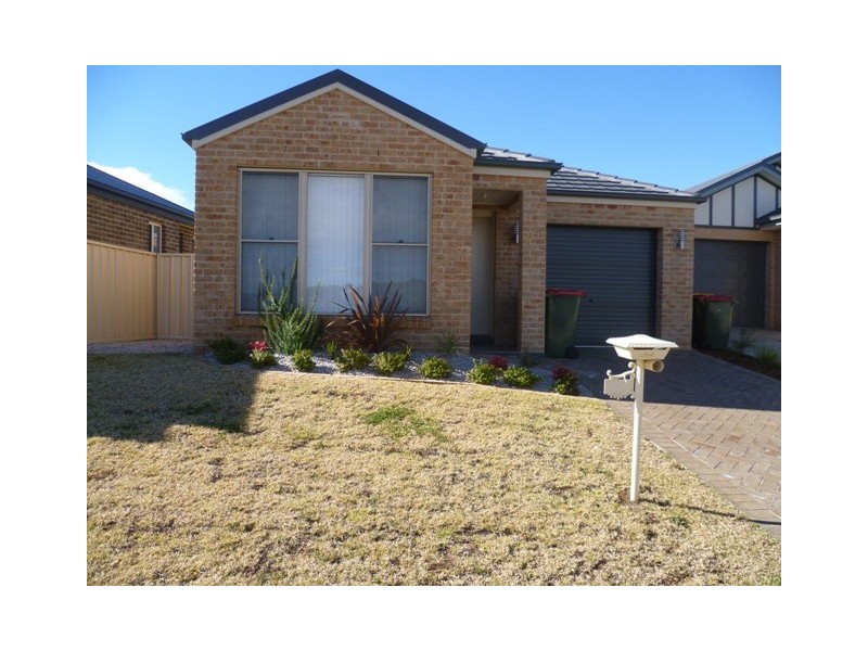 4 MESSINA STREET, Orange NSW 2800