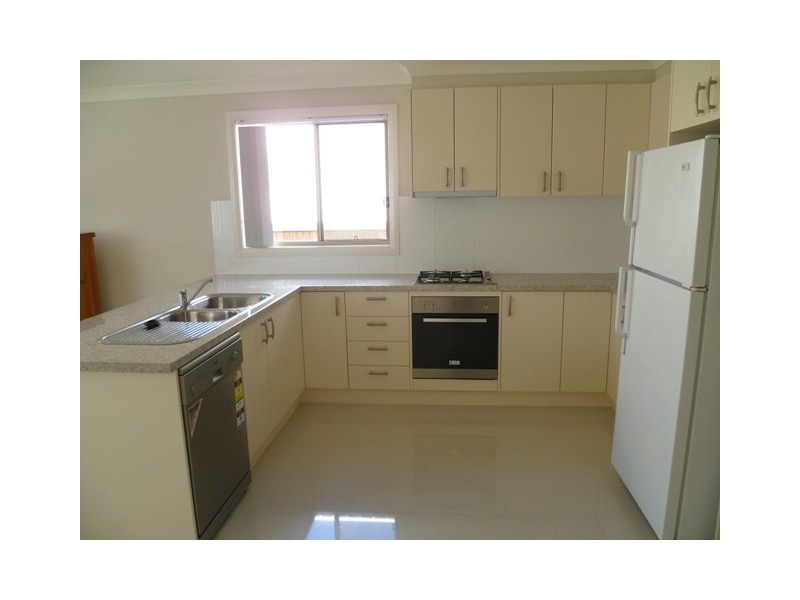 4 MESSINA STREET, Orange NSW 2800