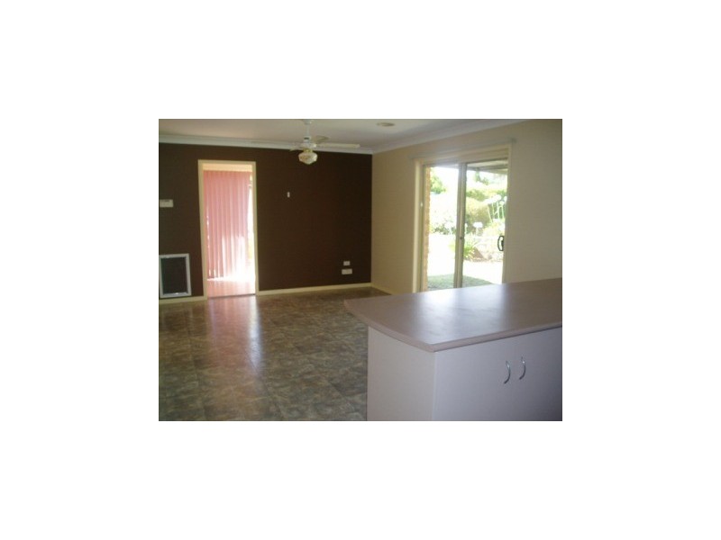 2 MELVILLE PLACE, Orange NSW 2800