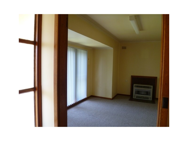 7 Chestnut Avenue, Orange NSW 2800