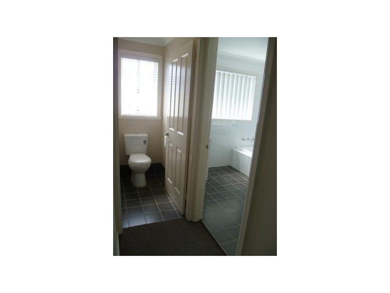 11b McCarron Place, Orange NSW 2800