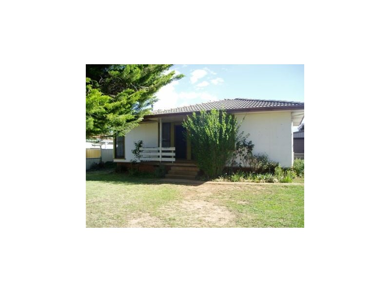 40 ADINA CRESCENT, Orange NSW 2800