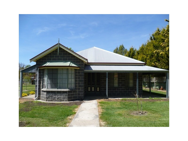 2 Grove Street, Spring Hill NSW 2800
