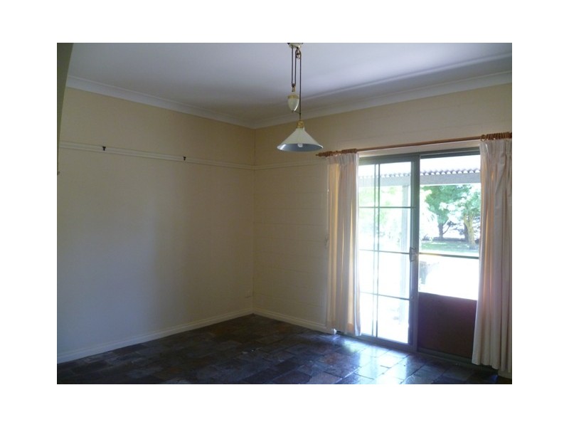 2 Grove Street, Spring Hill NSW 2800