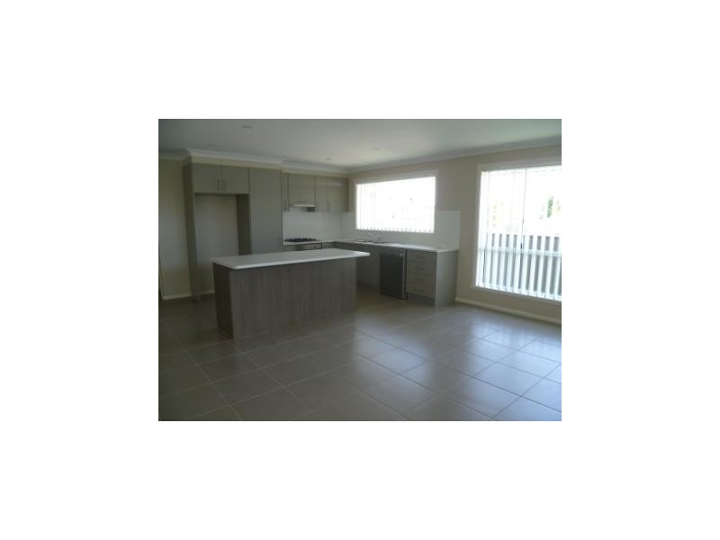 11a McCARRON PLACE, Orange NSW 2800