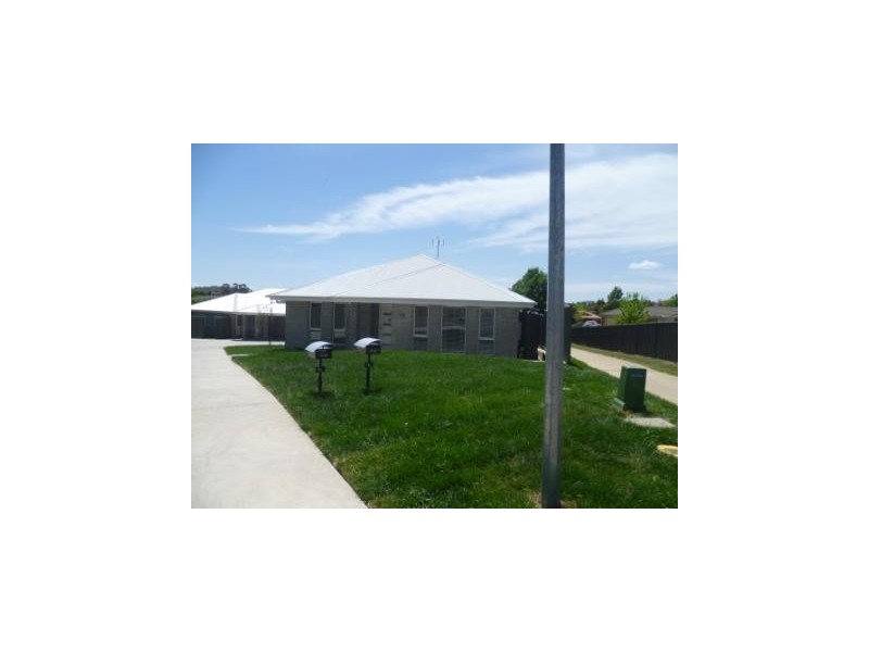 11A McCARRON PLACE, Orange NSW 2800