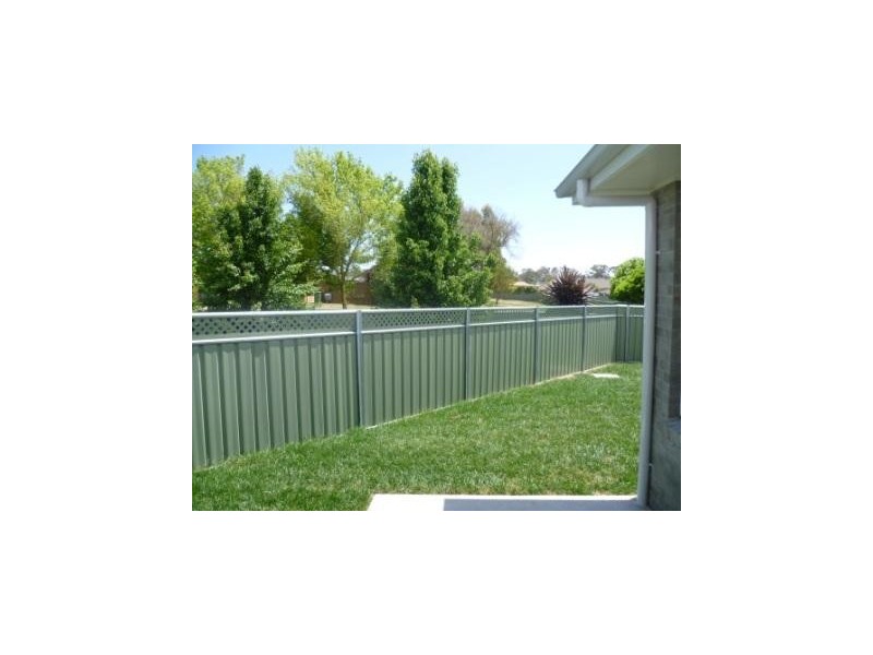 11B McCARRON PLACE, Orange NSW 2800