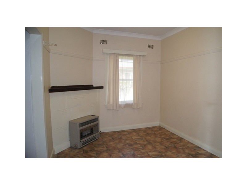 12 ICELY ROAD, Orange NSW 2800