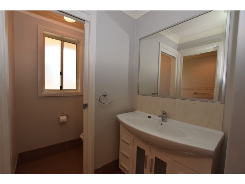 1 /10 Frost Street, Orange NSW 2800