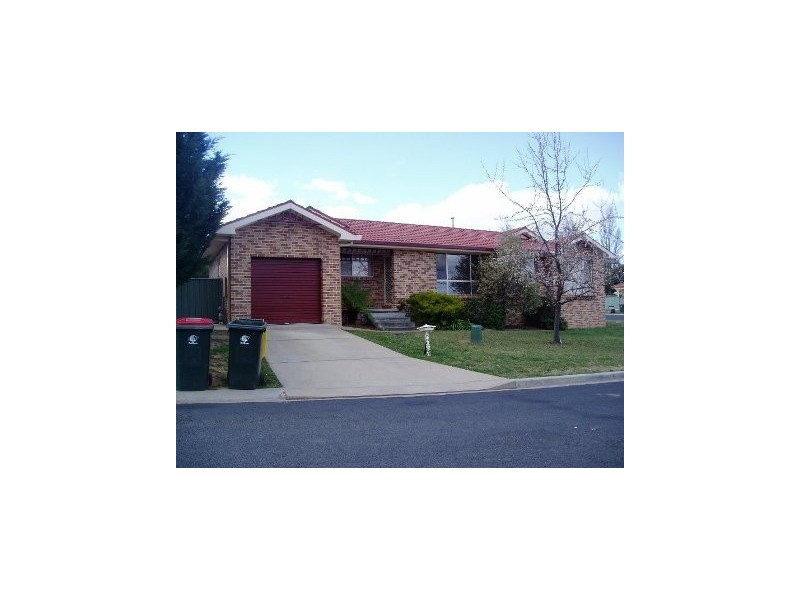 1 BOOTH CRESCENT, Orange NSW 2800