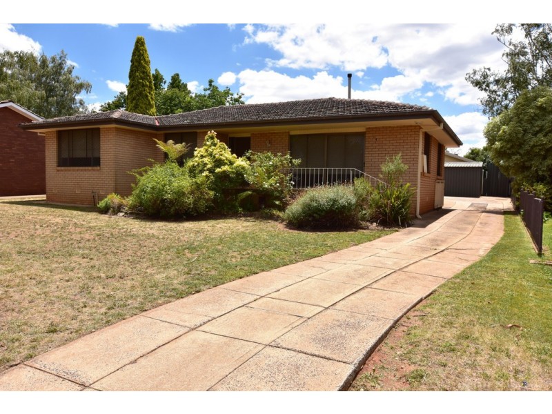 14 Courallie Drive, Orange NSW 2800