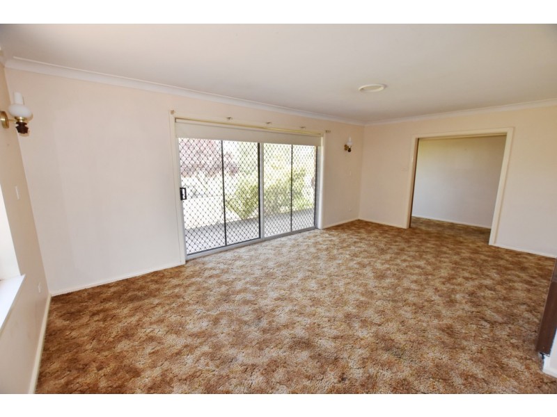 14 Courallie Drive, Orange NSW 2800