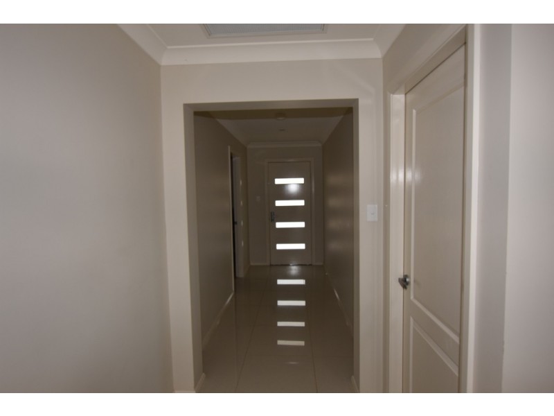 104 Diamond Drive, Orange NSW 2800