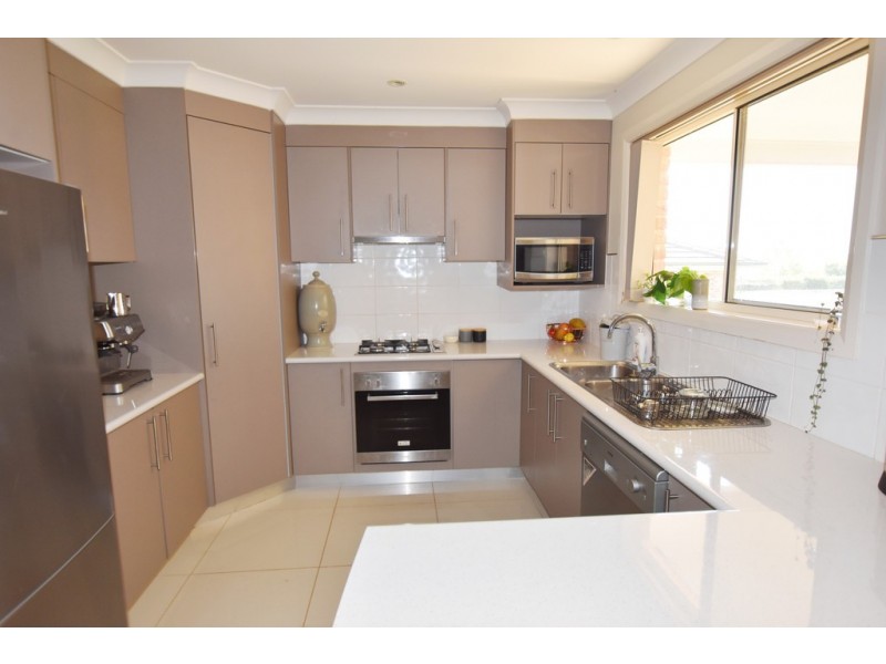 104 Diamond Drive, Orange NSW 2800