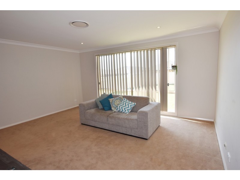 104 Diamond Drive, Orange NSW 2800