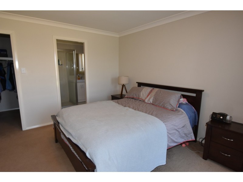 104 Diamond Drive, Orange NSW 2800