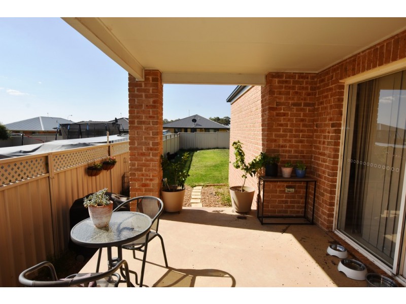 104 Diamond Drive, Orange NSW 2800
