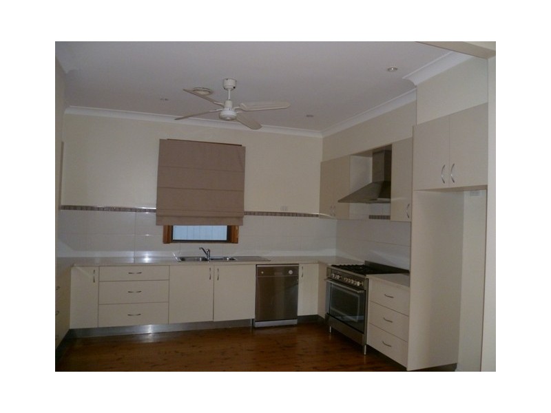 8 Clinton Street, Orange NSW 2800