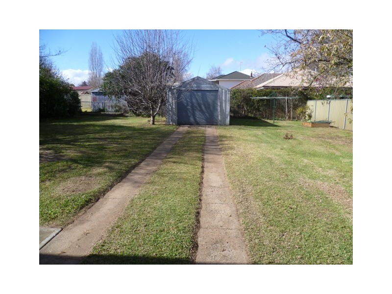 8 Clinton Street, Orange NSW 2800
