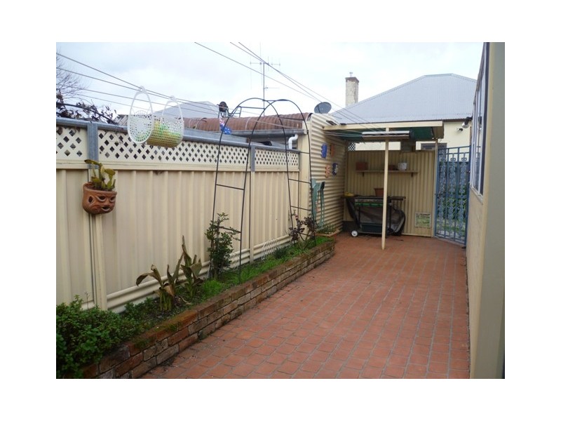 8 Dora Street, Orange NSW 2800