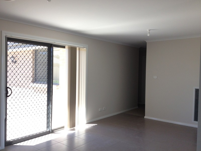 32 Botanic Way, Orange NSW 2800