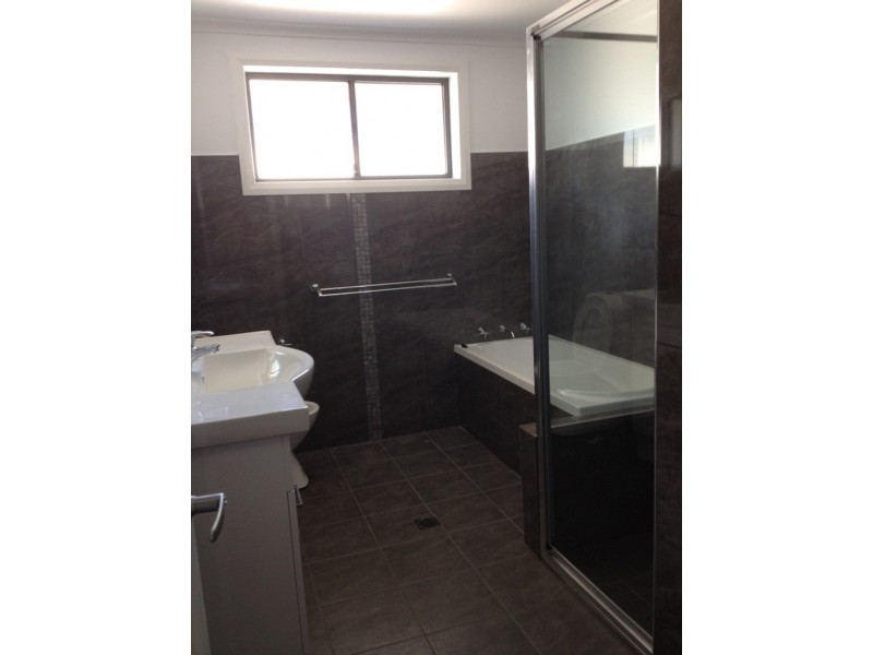 32 Botanic Way, Orange NSW 2800