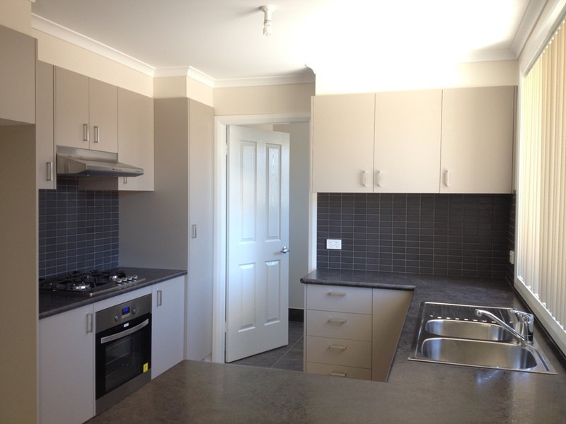 32 Botanic Way, Orange NSW 2800