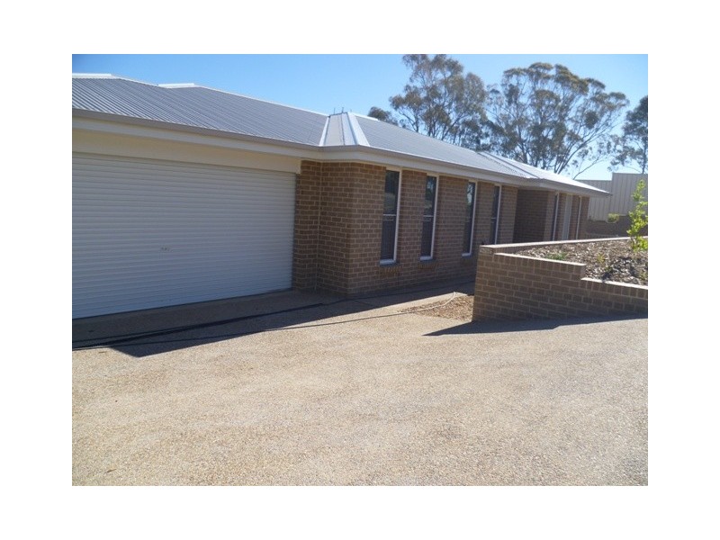1/20 Majestic Way, Orange NSW 2800
