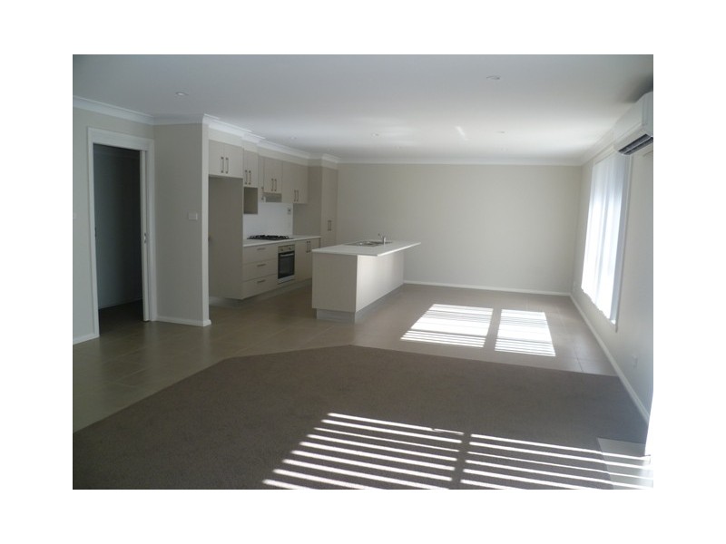 1/20 Majestic Way, Orange NSW 2800