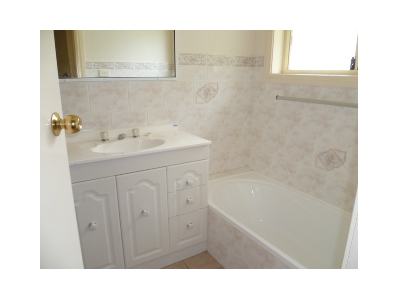 1/16 Forbes Road, Orange NSW 2800