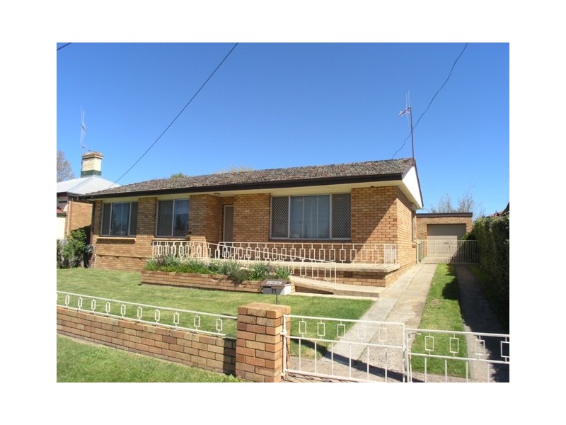 17 Curran Street, Orange NSW 2800