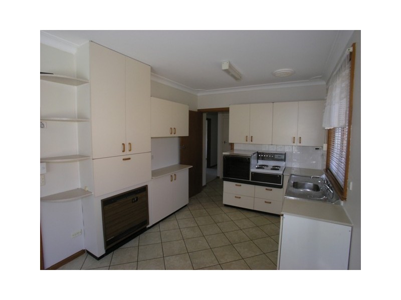 17 Curran Street, Orange NSW 2800