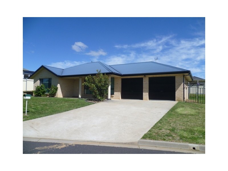 4 Thorpe Place, Orange NSW 2800