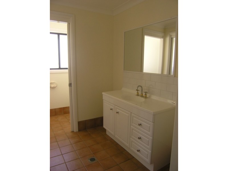 4 Thorpe Place, Orange NSW 2800