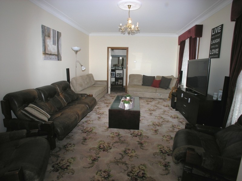 18 Namatjira Crescent, Orange NSW 2800