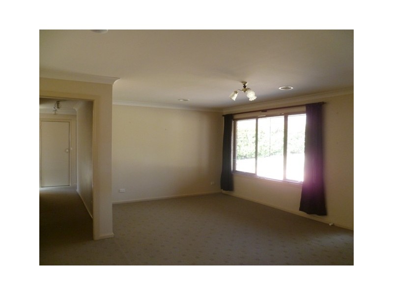 66 Wiare Circuit, Orange NSW 2800