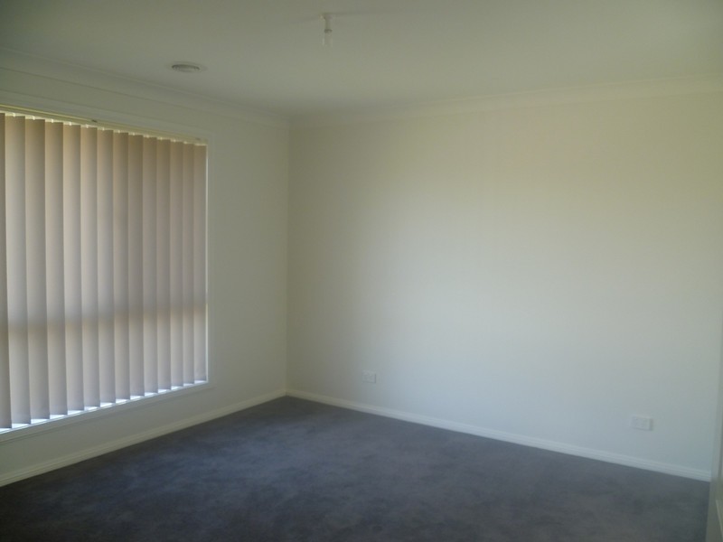 4 Burrows Court, Orange NSW 2800