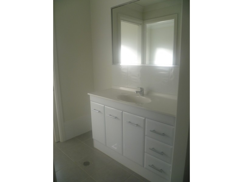 4 Burrows Court, Orange NSW 2800