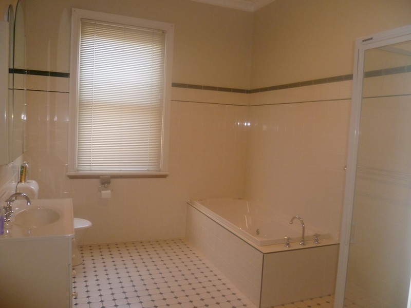 301 Lords Place, Orange NSW 2800