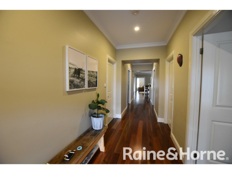 80 Valencia Drive, Orange NSW 2800