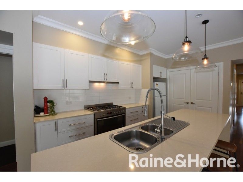 80 Valencia Drive, Orange NSW 2800