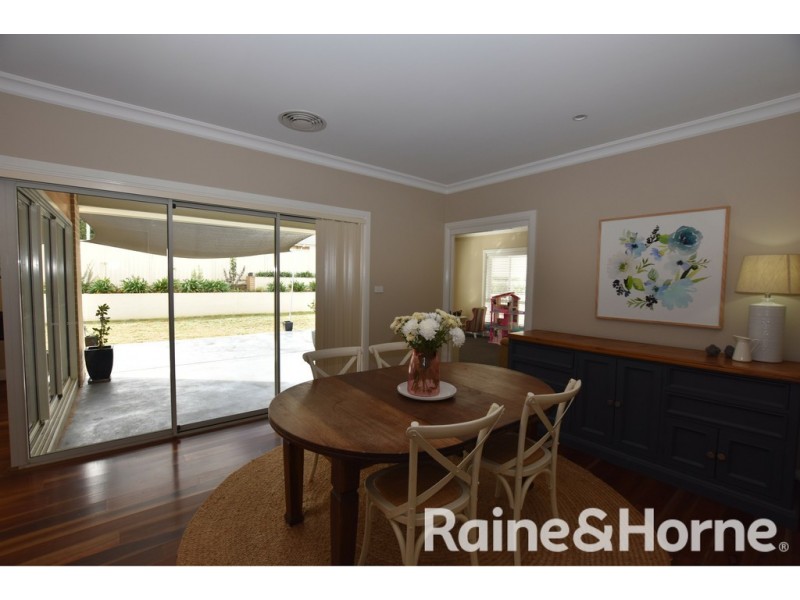 80 Valencia Drive, Orange NSW 2800