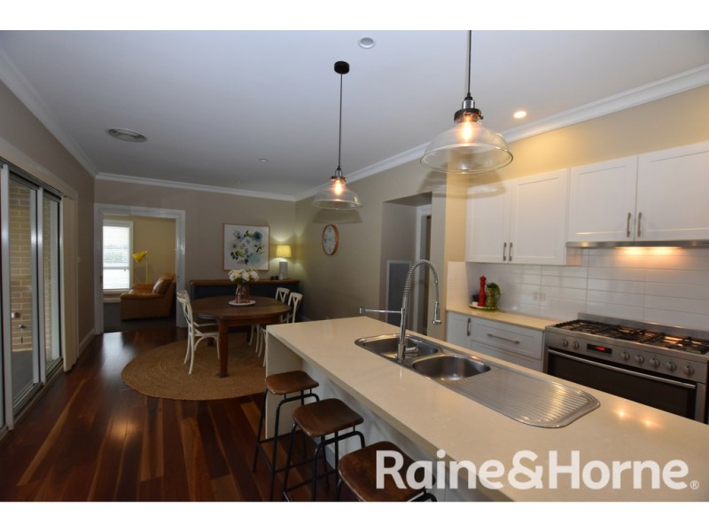 80 Valencia Drive, Orange NSW 2800