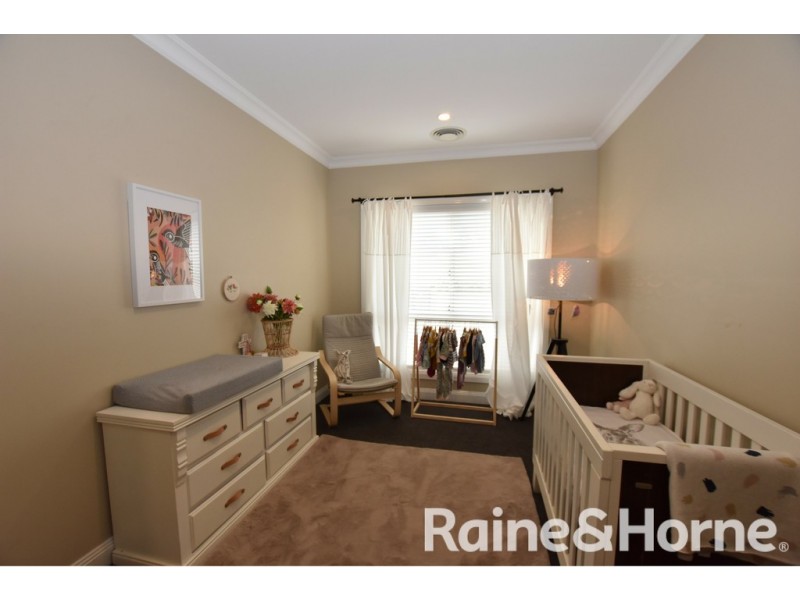 80 Valencia Drive, Orange NSW 2800