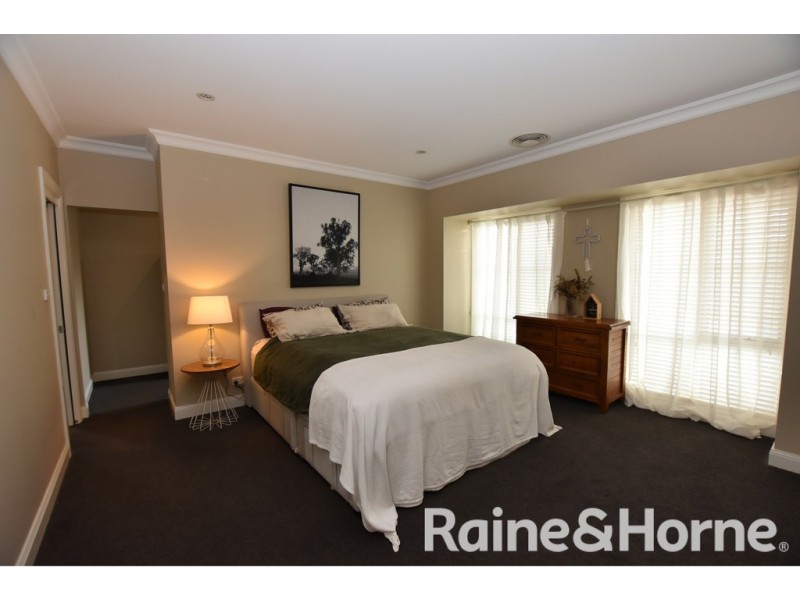 80 Valencia Drive, Orange NSW 2800
