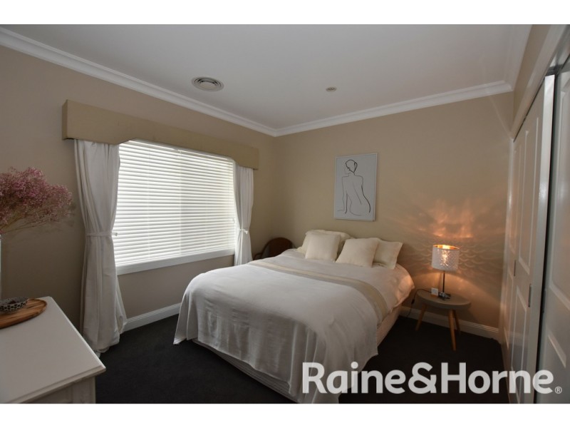 80 Valencia Drive, Orange NSW 2800
