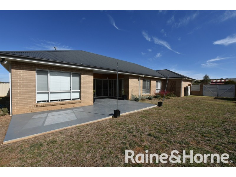 80 Valencia Drive, Orange NSW 2800