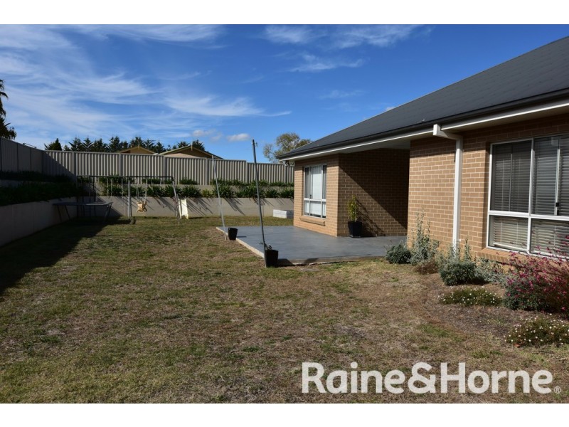 80 Valencia Drive, Orange NSW 2800