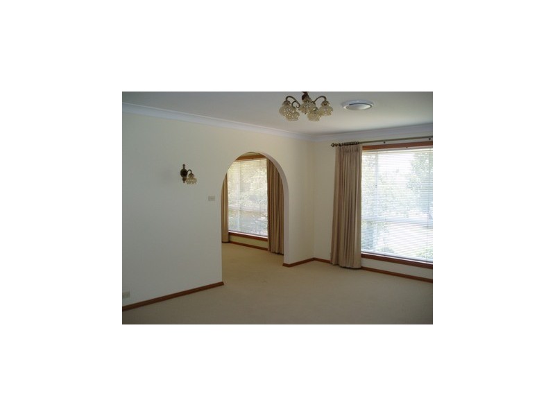 11 Grevillea Street, Orange NSW 2800