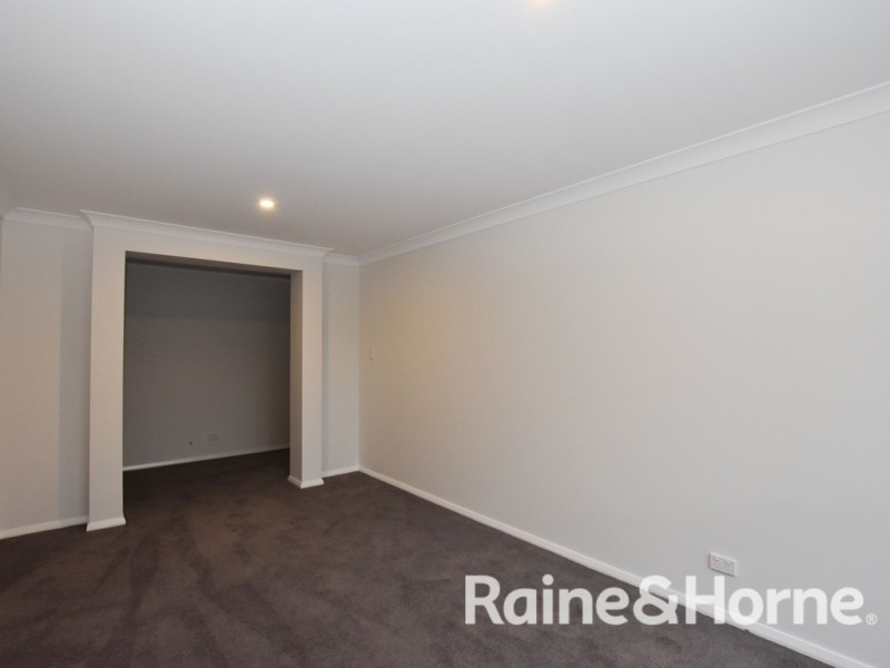 27 Emmaville Street, Orange NSW 2800